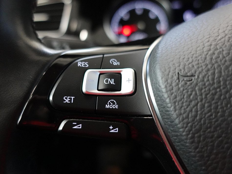 Volkswagen Golf 1.6 TDi Highline