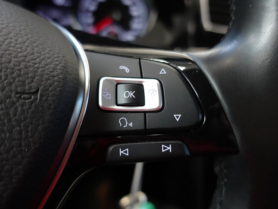 Volkswagen Golf 1.6 TDi Highline