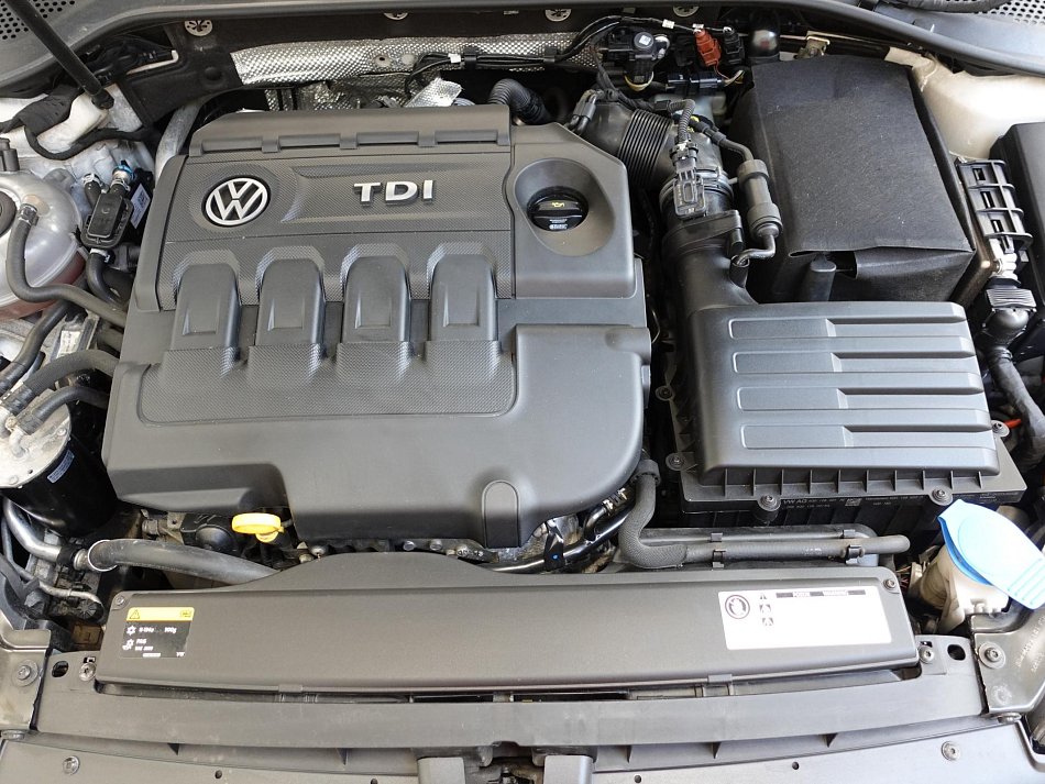 Volkswagen Golf 1.6 TDi Highline