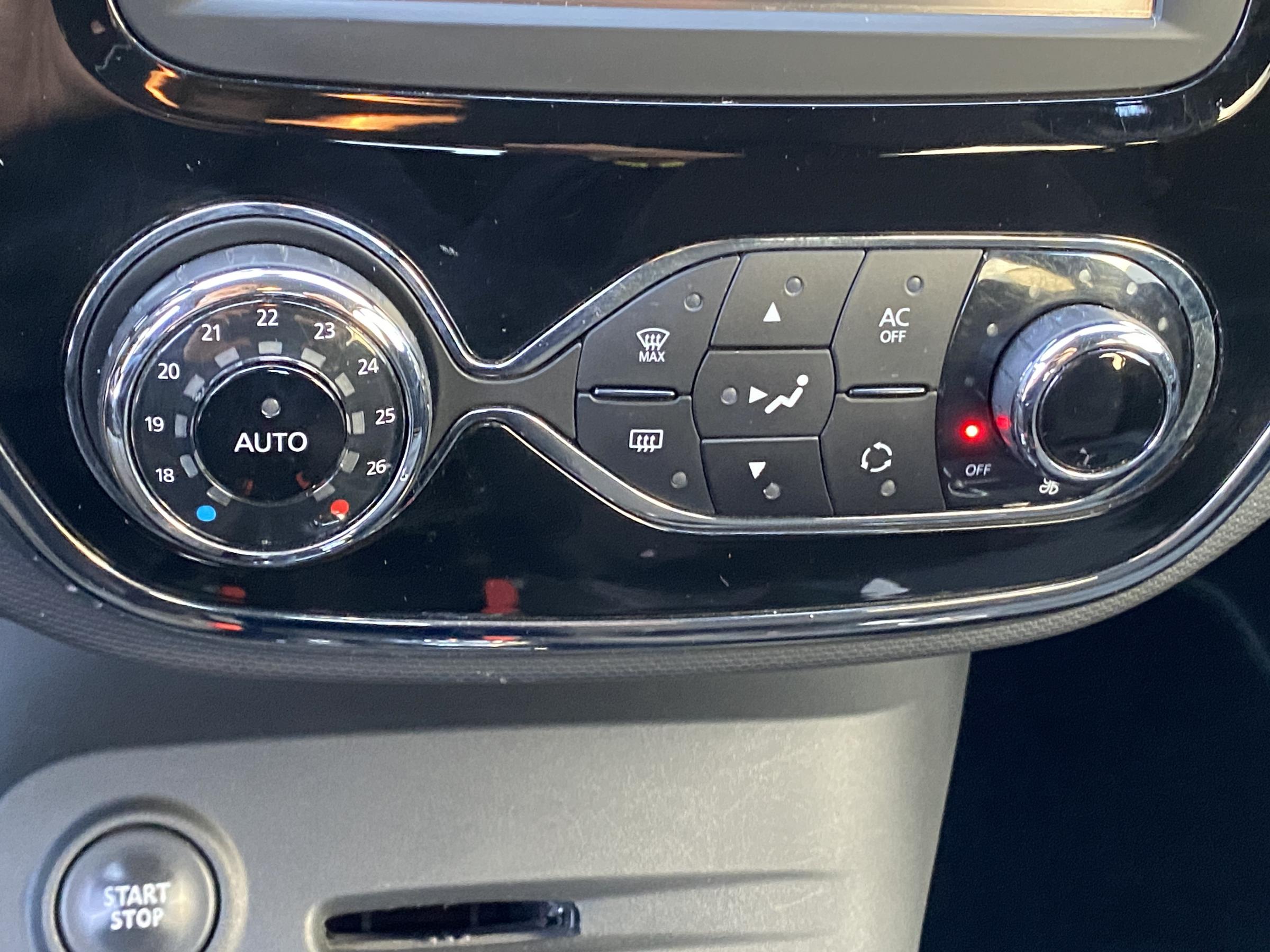 Renault Captur, 2015 - pohled č. 17