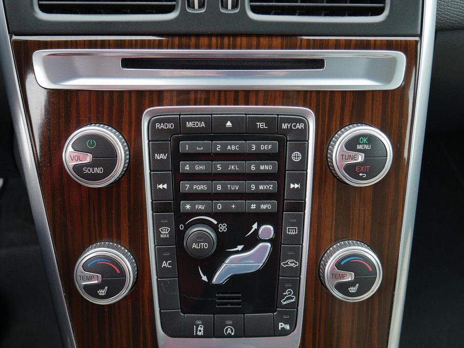 Volvo XC60 2.4 D5 Summum AWD