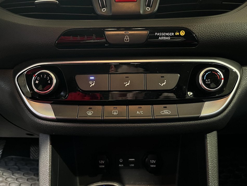 Hyundai I30 1.4 T-GDi Trikolor