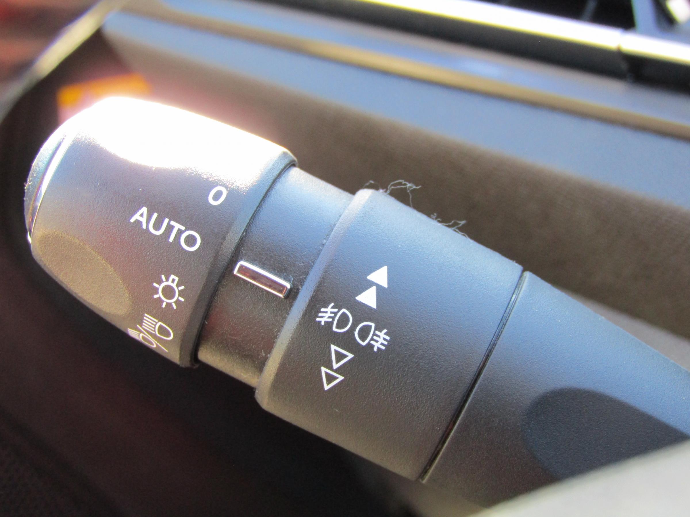 Peugeot 308, 2014 - pohled č. 16