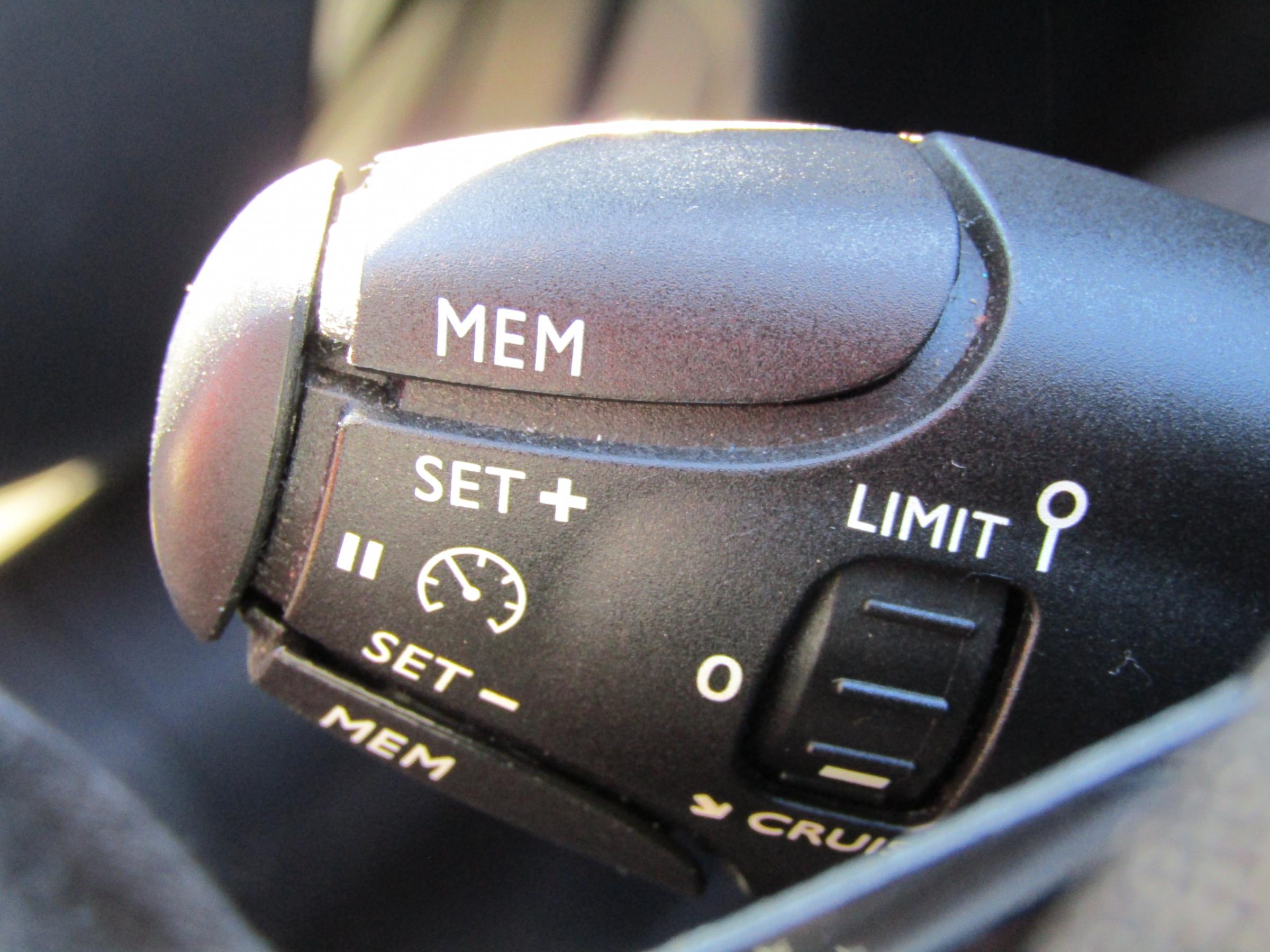 Peugeot 308, 2014 - pohled č. 17