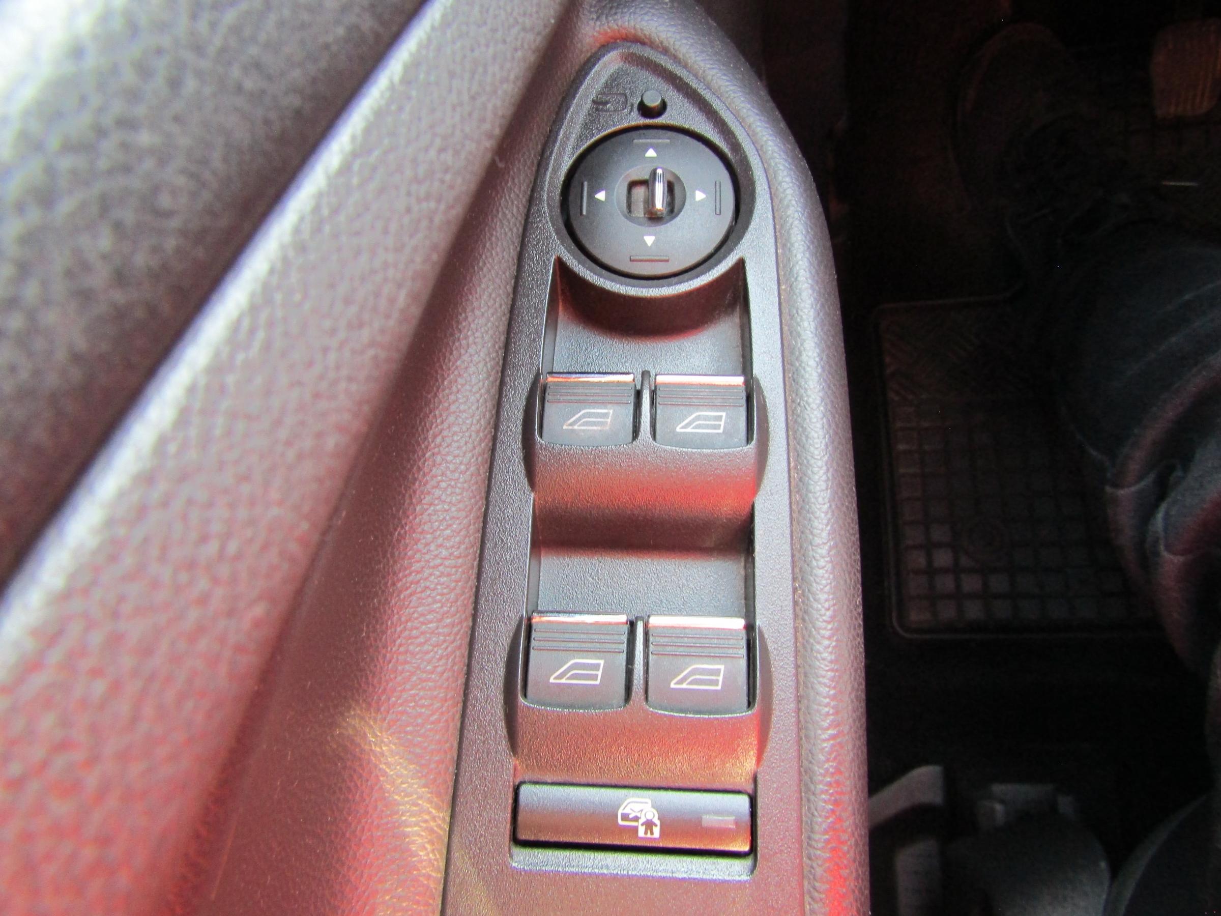 Ford Kuga, 2013 - pohled č. 13