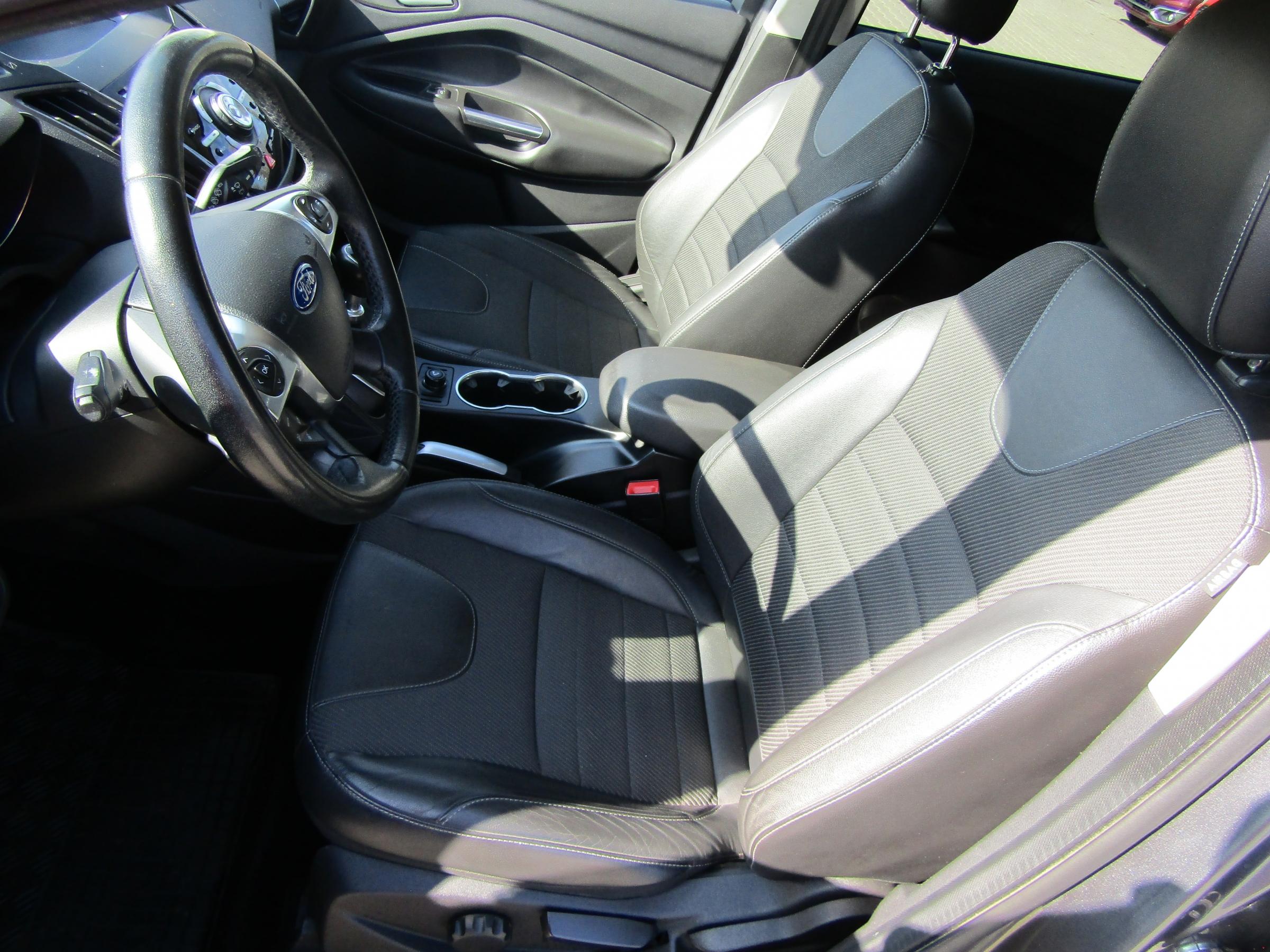 Ford Kuga, 2013 - pohled č. 9