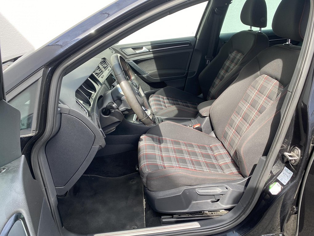 Volkswagen Golf 2.0 TSi GTi