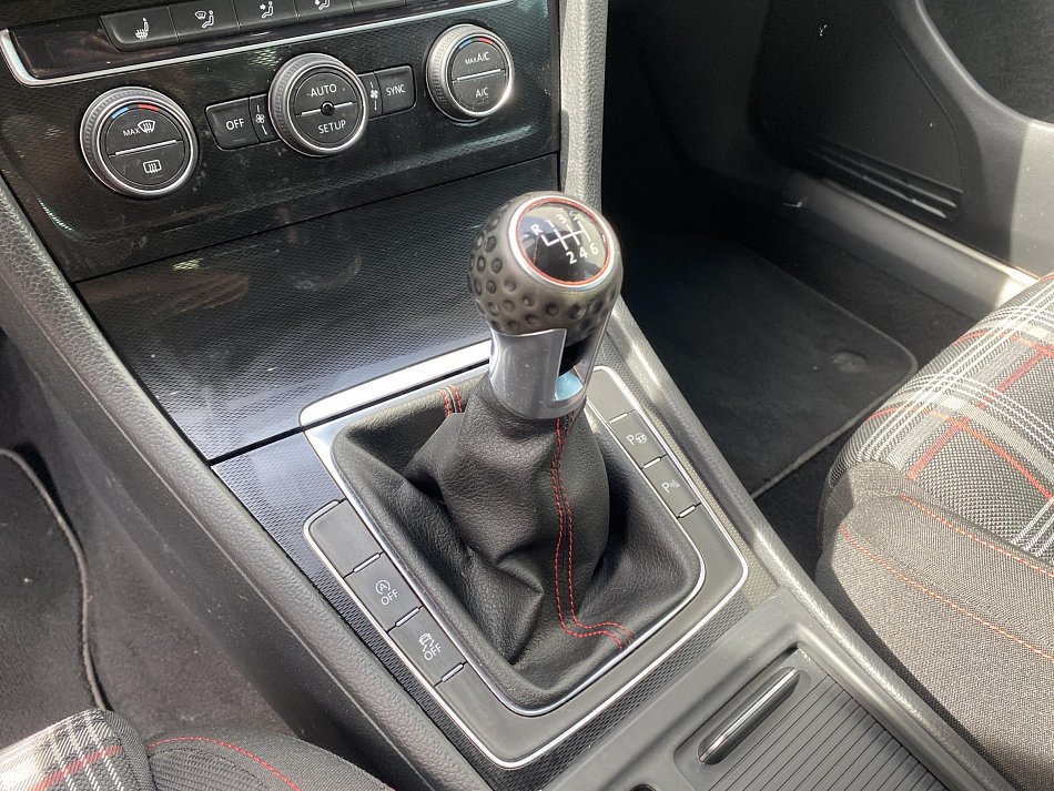 Volkswagen Golf 2.0 TSi GTi