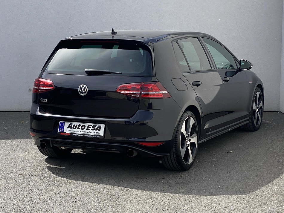 Volkswagen Golf 2.0 TSi GTi