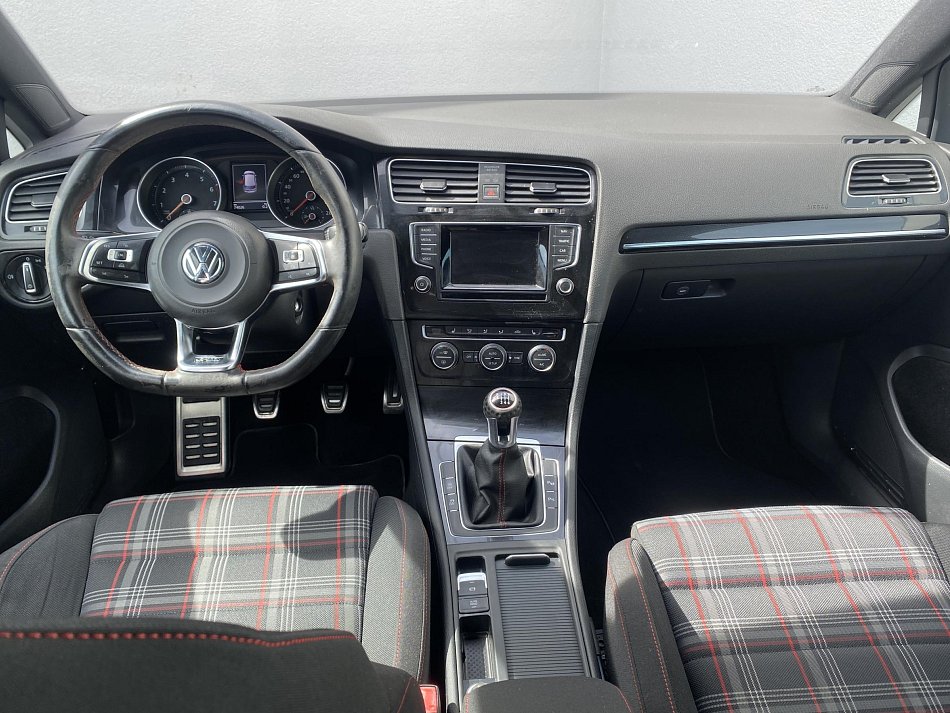 Volkswagen Golf 2.0 TSi GTi