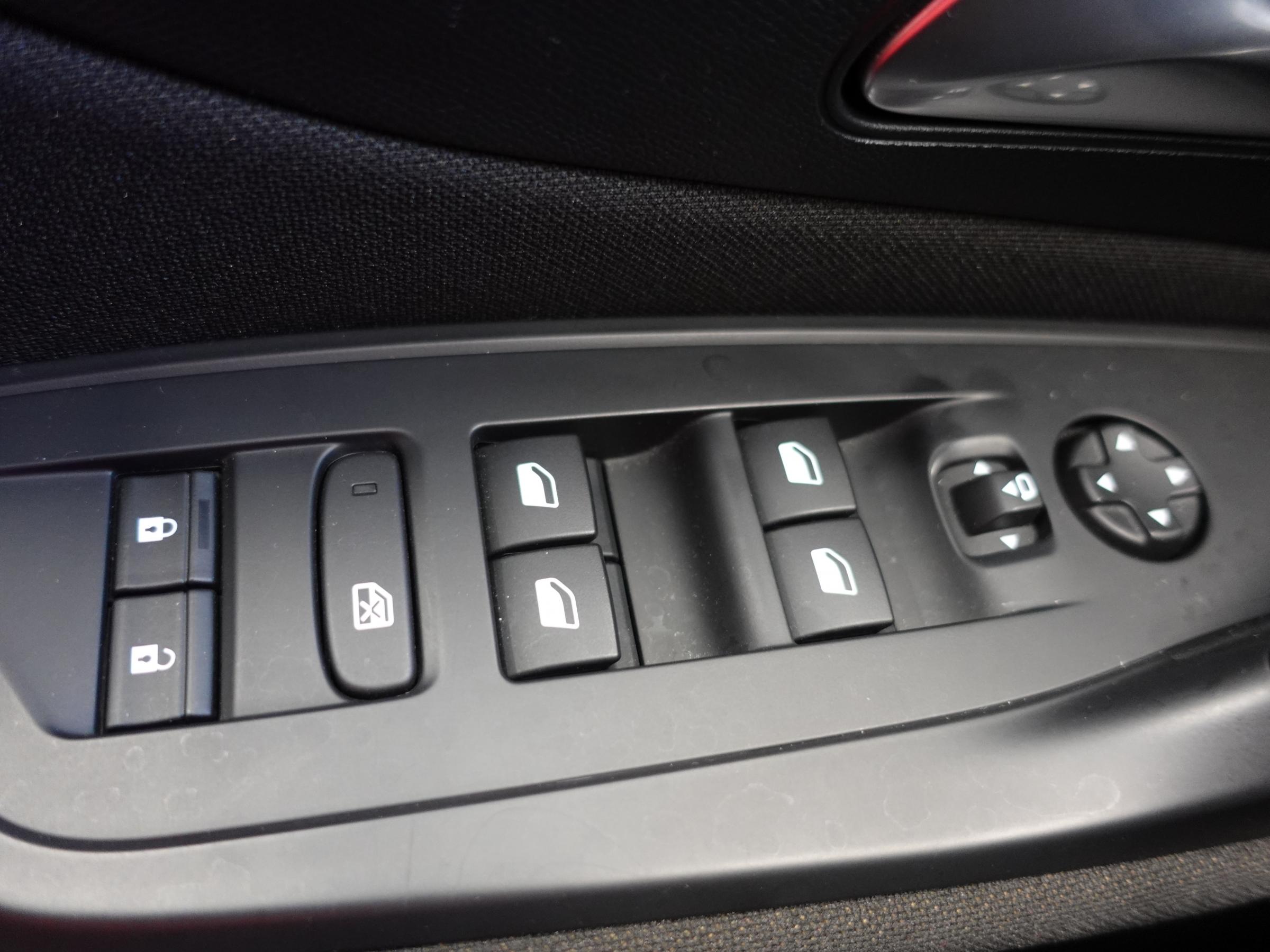 Peugeot 308, 2022 - pohled č. 14