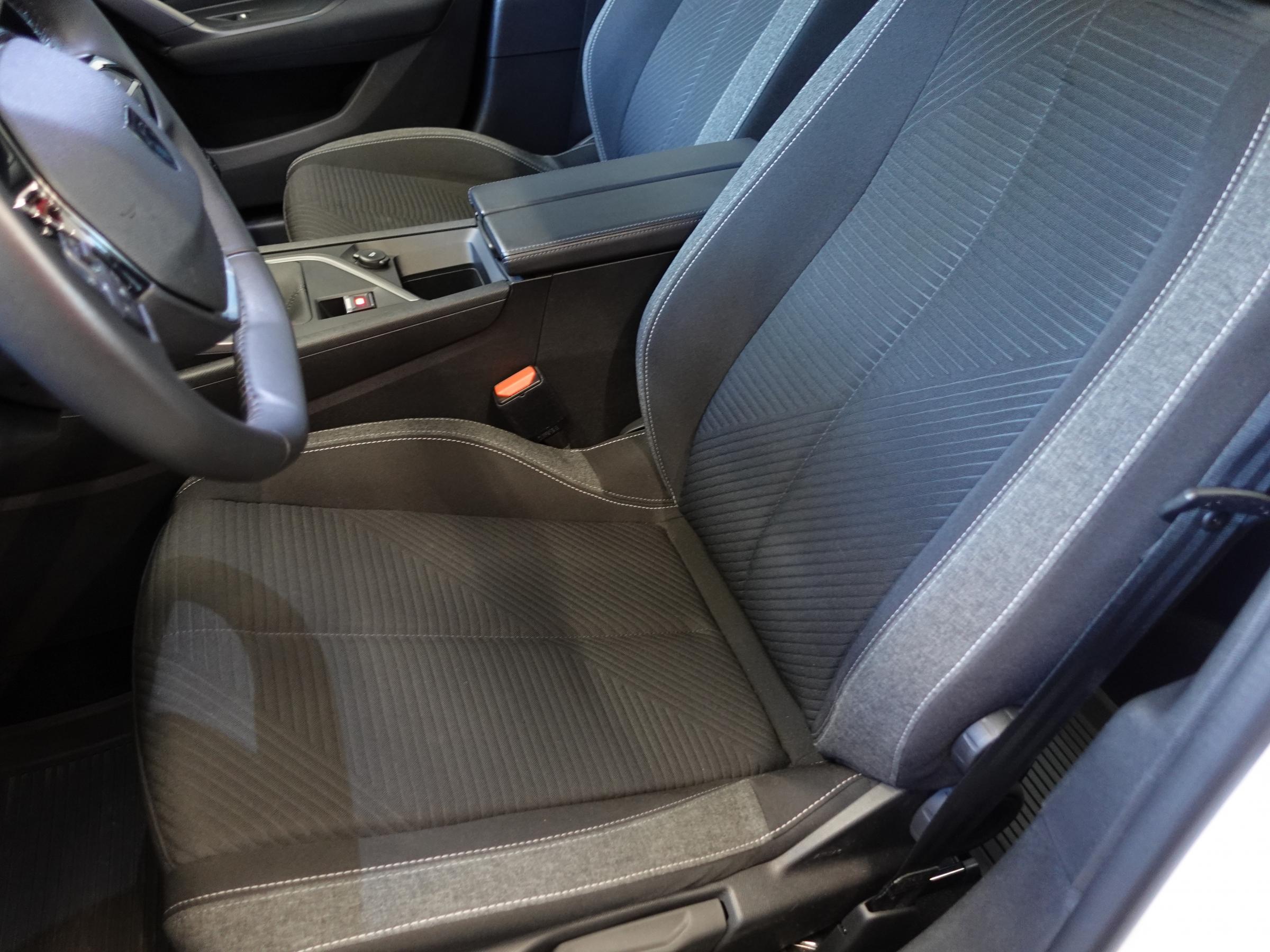 Peugeot 308, 2022 - pohled č. 9