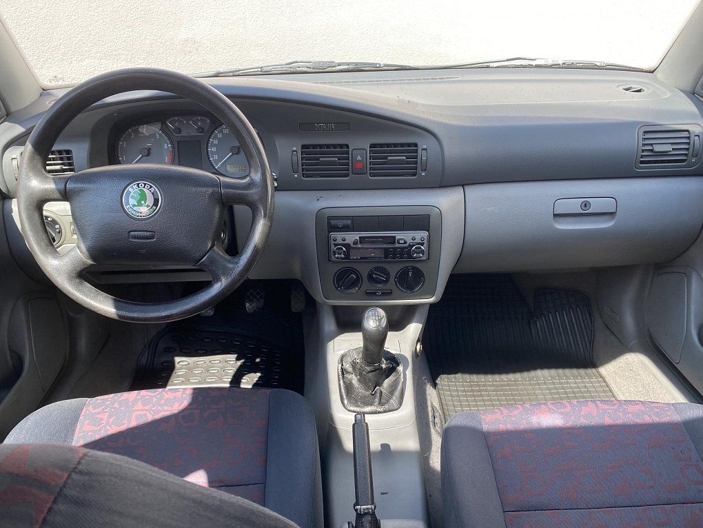 Škoda Octavia 1.6 i 