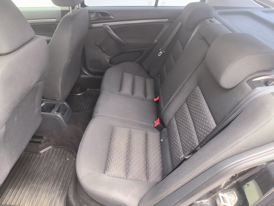 Škoda Octavia II 1.6MPi Tour