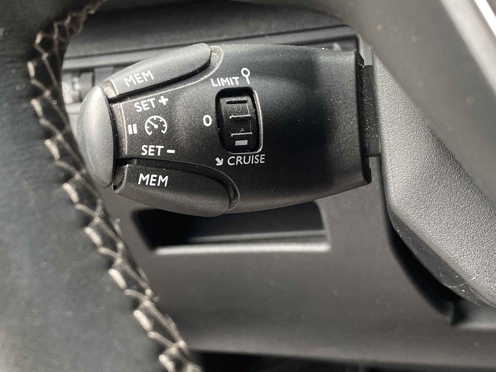 Peugeot 3008 1.2 PT Allure