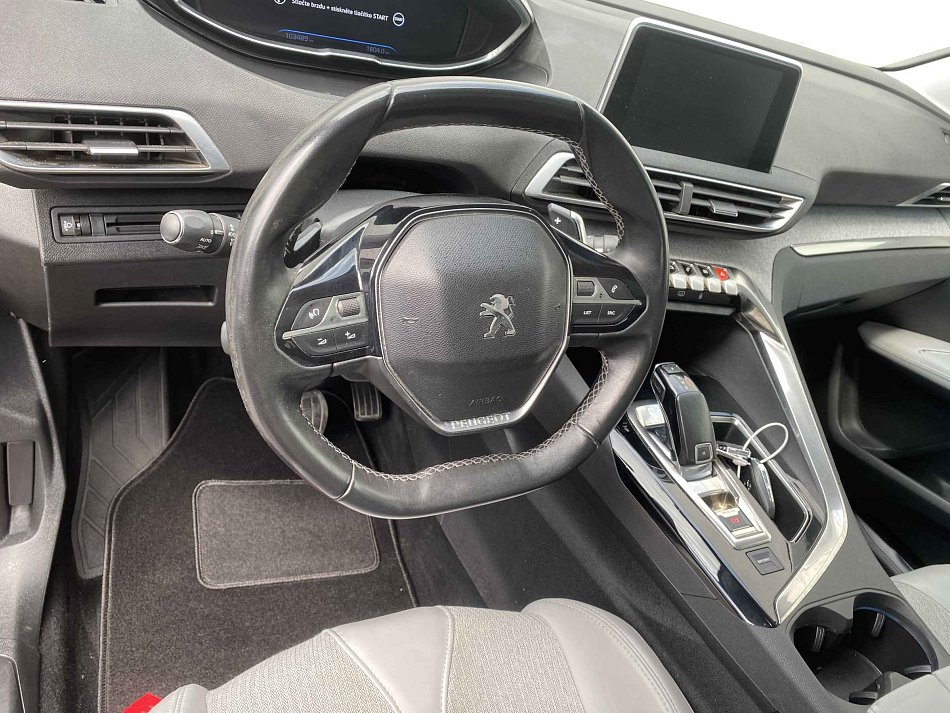 Peugeot 3008 1.2 PT Allure