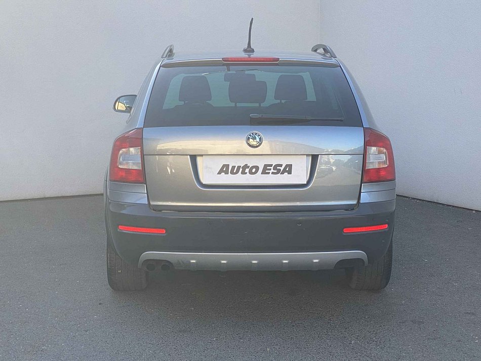 Škoda Octavia II 2.0 TDi Scout 4x4