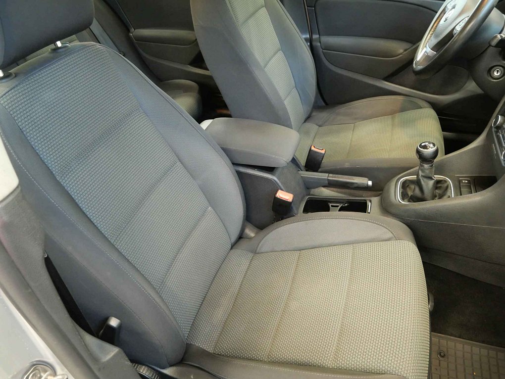 Volkswagen Golf 1.6 TDi 