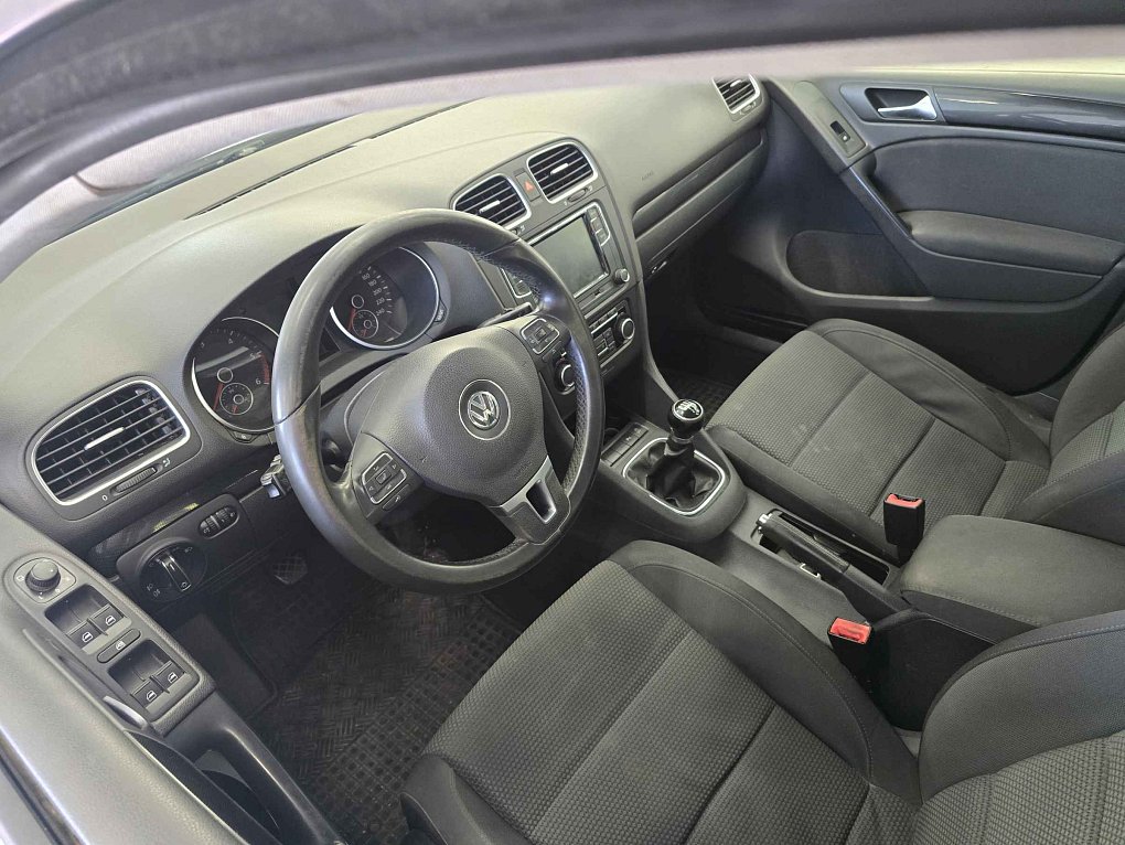 Volkswagen Golf 1.6 TDi 