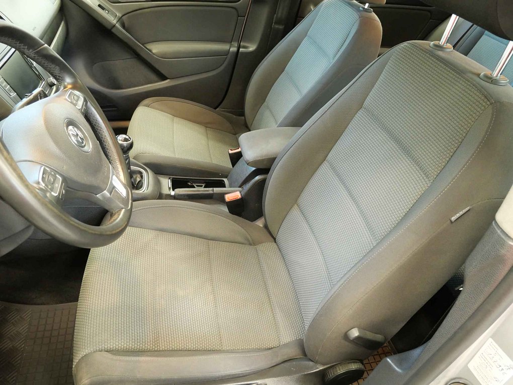 Volkswagen Golf 1.6 TDi 