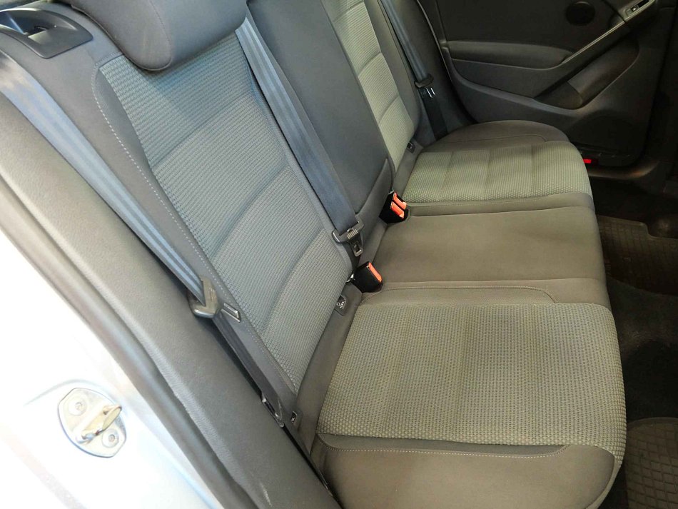 Volkswagen Golf 1.6 TDi 