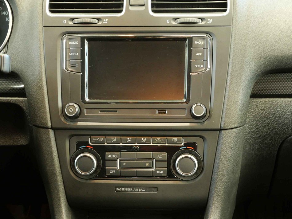 Volkswagen Golf 1.6 TDi 
