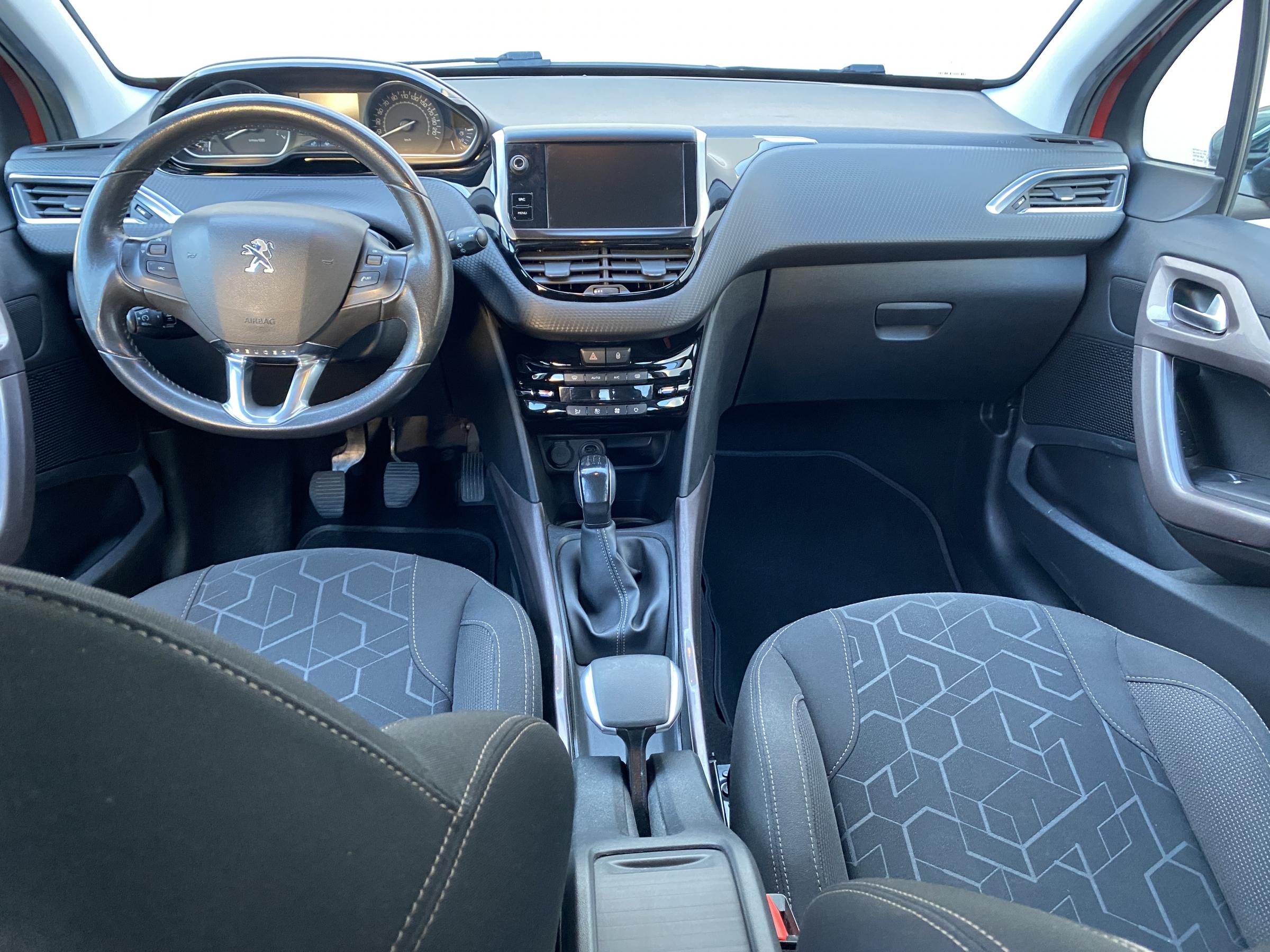 Peugeot 2008, 2015 - pohled č. 8