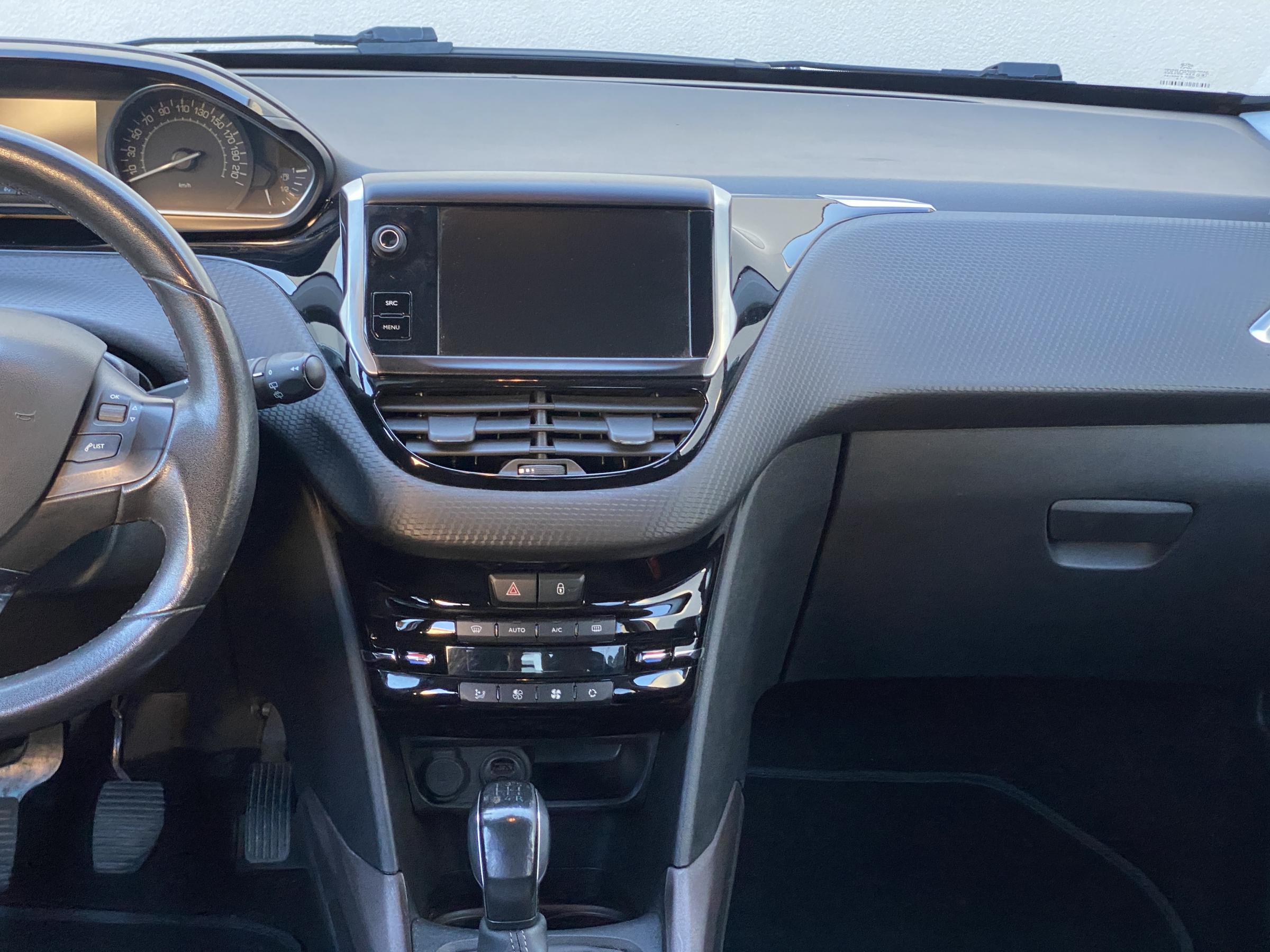 Peugeot 2008, 2015 - pohled č. 9