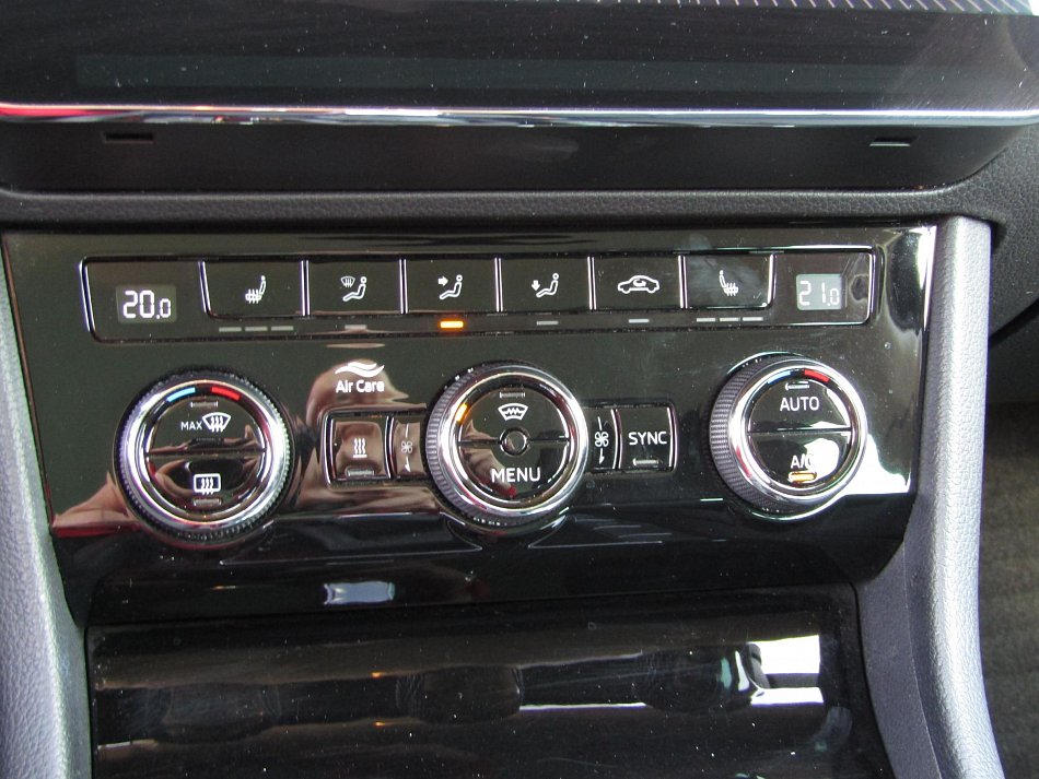 Škoda Superb III 2.0 TSi SportLine