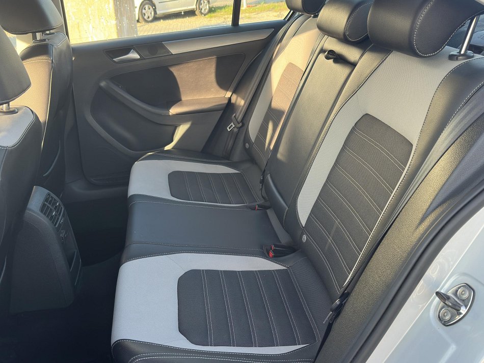 Volkswagen Jetta 1.4 TSi 