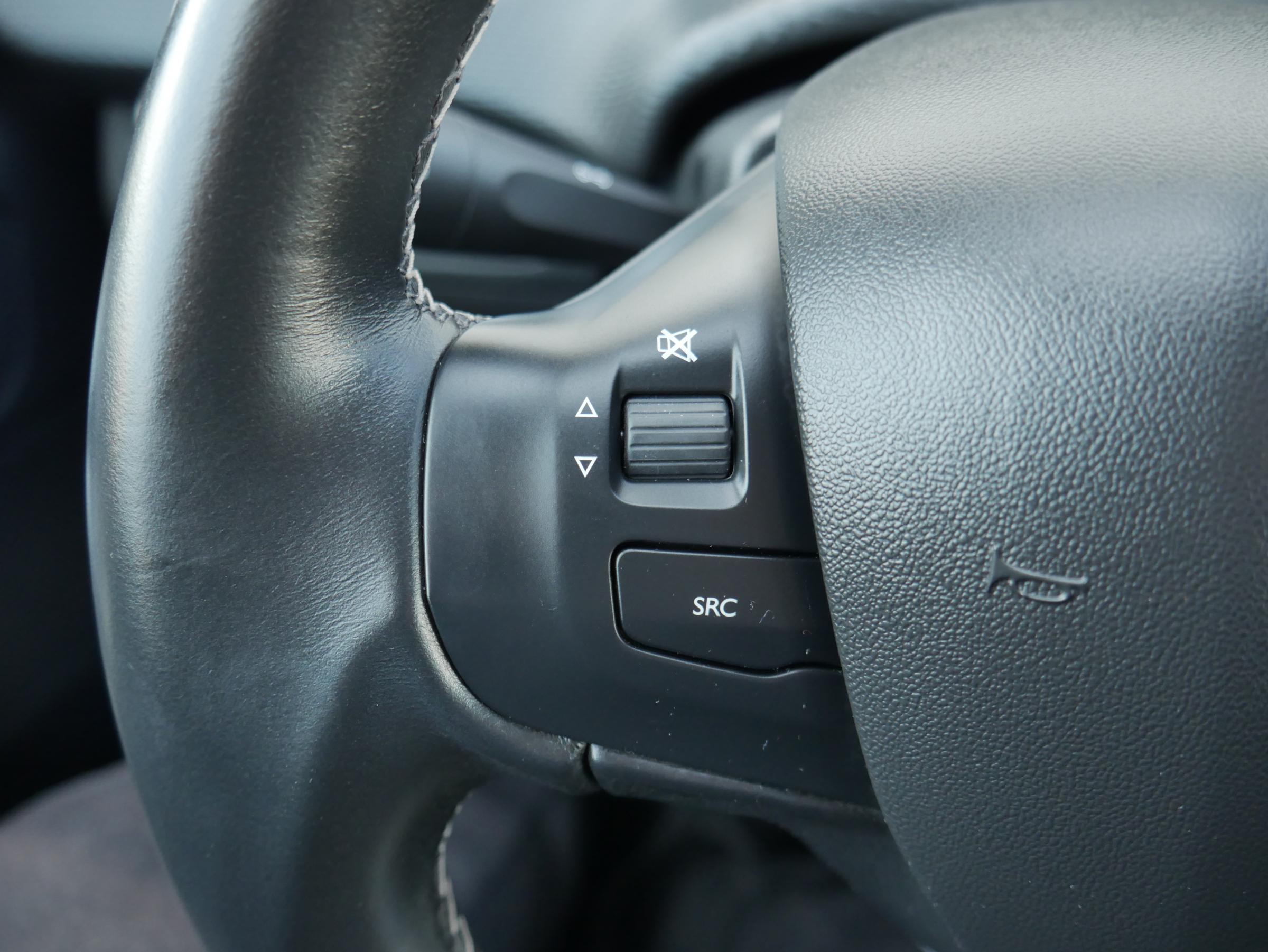 Peugeot 2008, 2018 - pohled č. 12