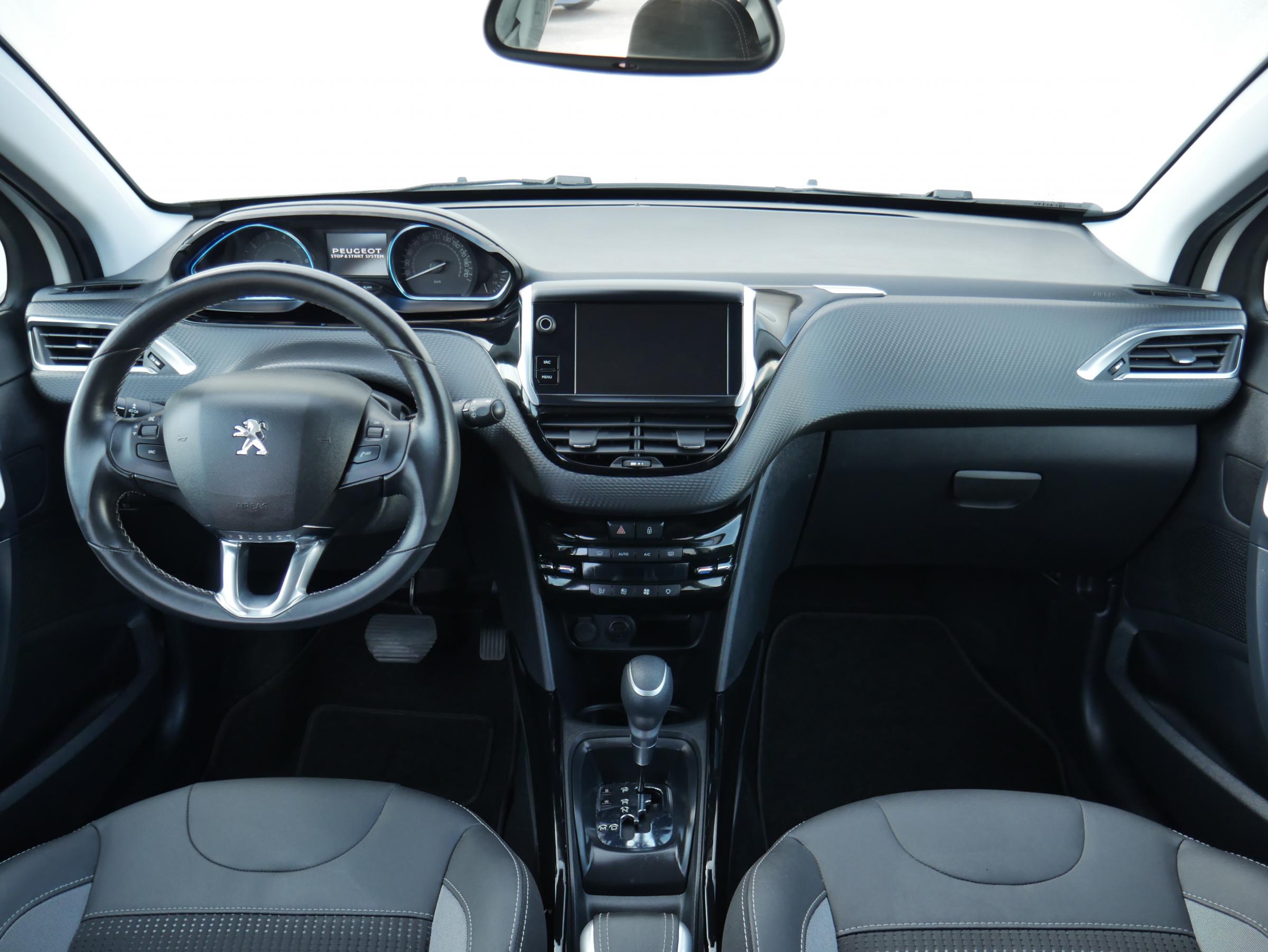 Peugeot 2008, 2018 - pohled č. 8