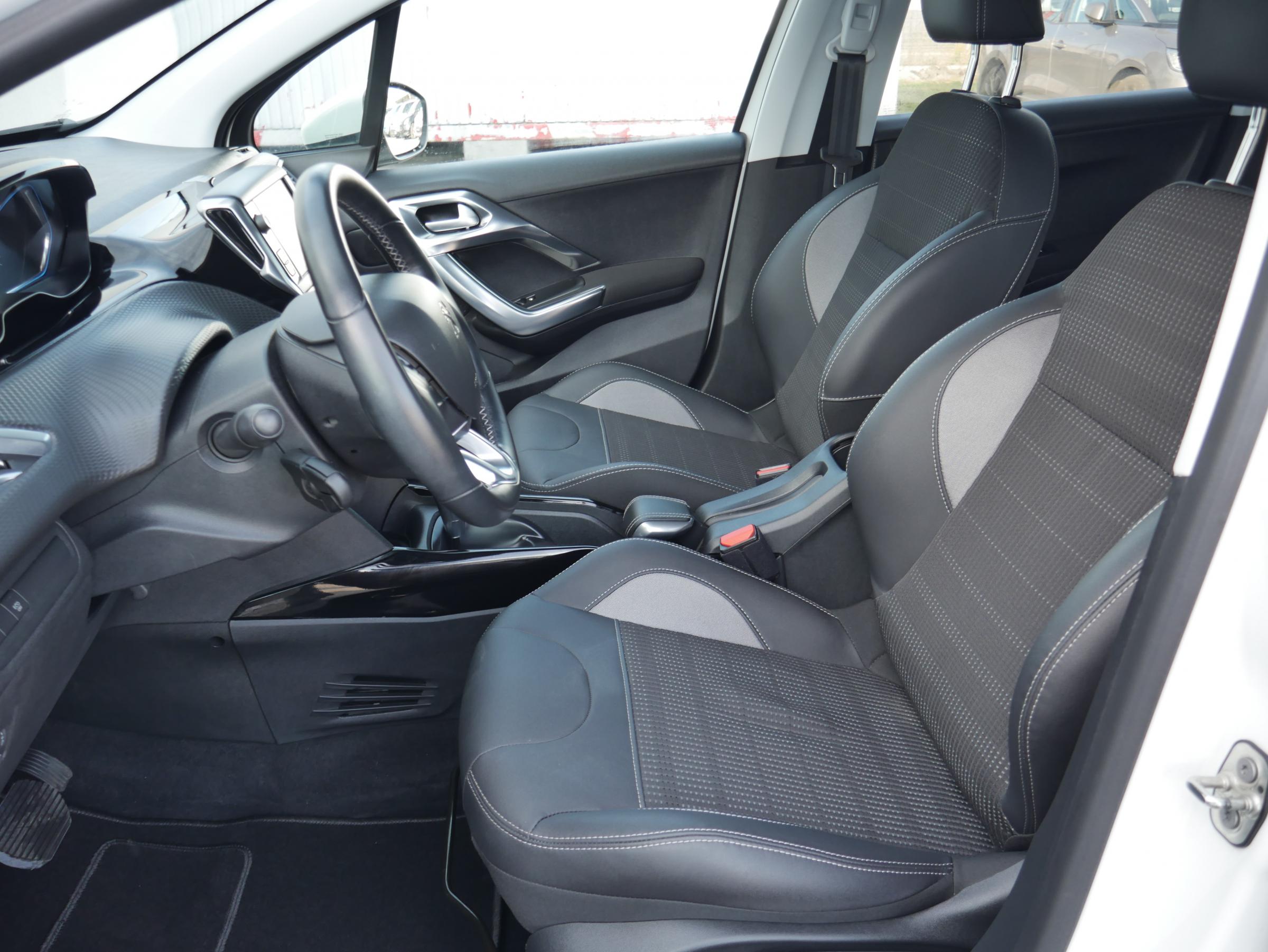 Peugeot 2008, 2018 - pohled č. 9