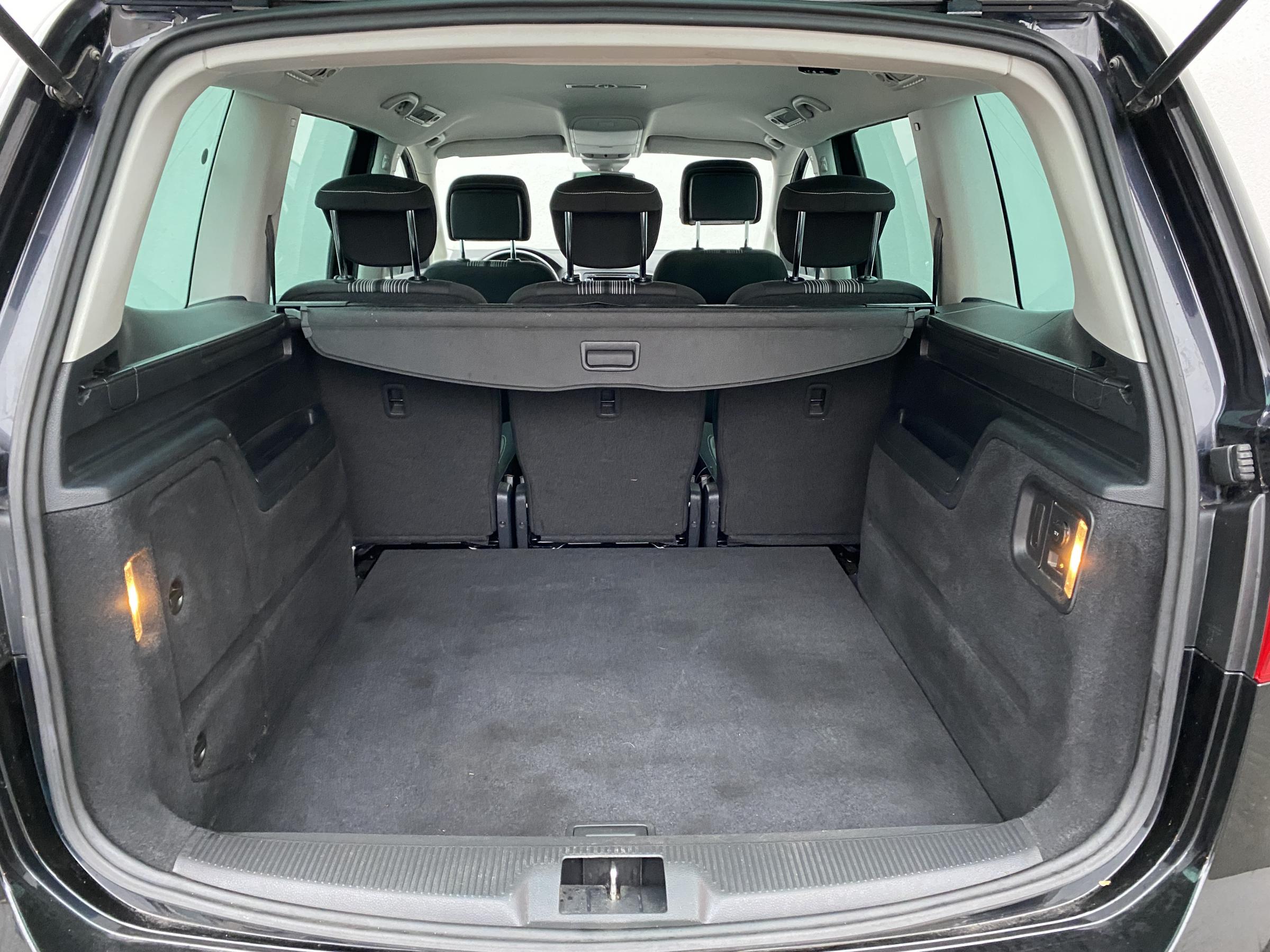 Volkswagen Sharan, 2012 - pohled č. 7