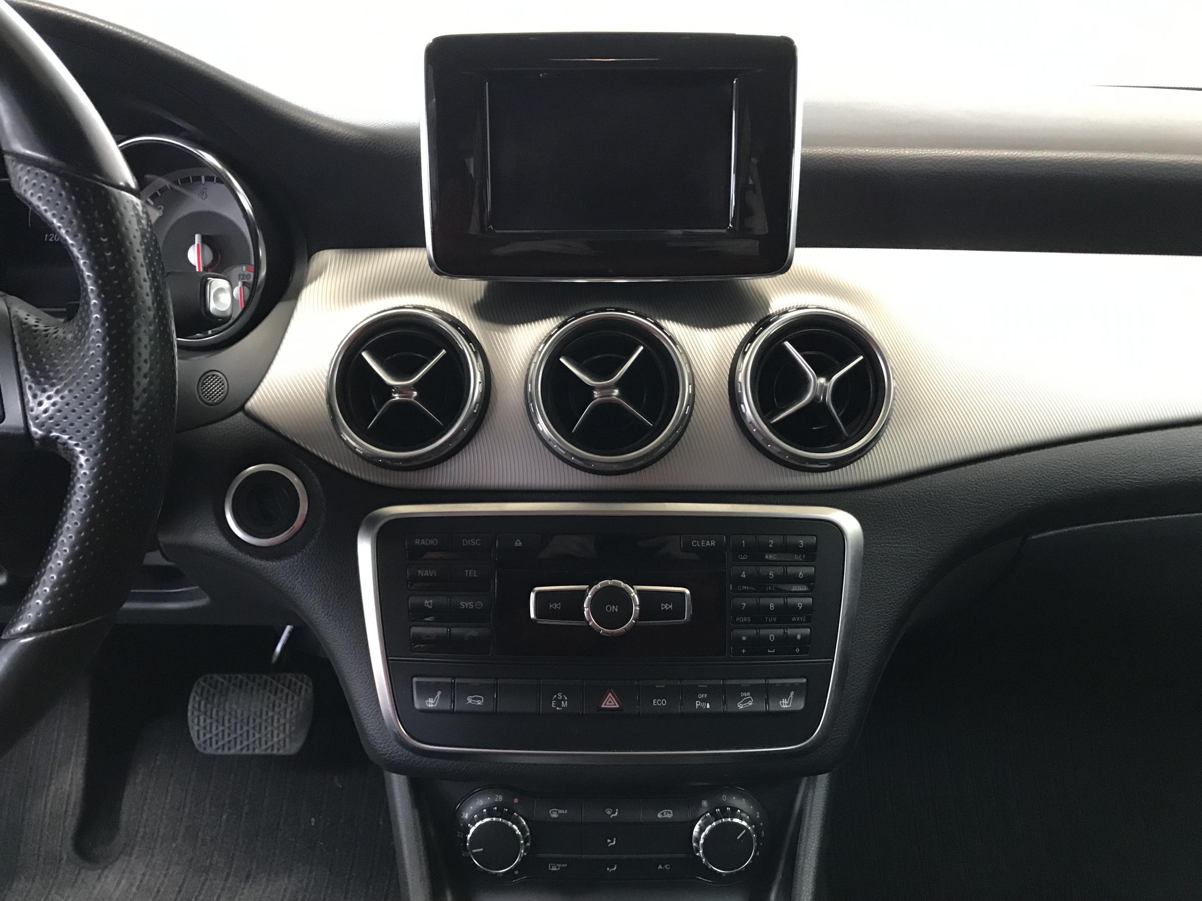 Mercedes-Benz GLA, 2014 - pohled č. 17
