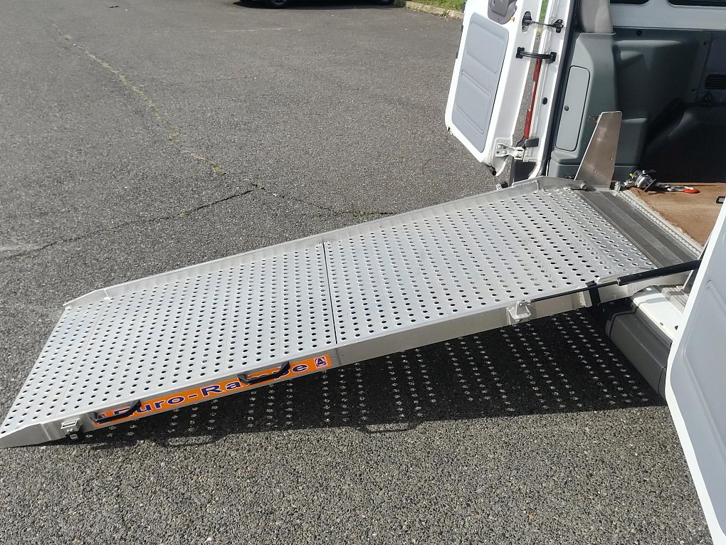 Ford Transit 2.2TDCi Trend L2H2 6míst