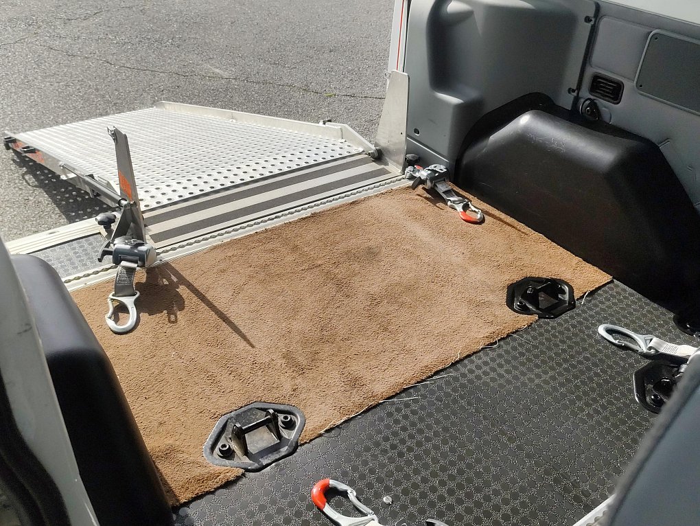 Ford Transit 2.2TDCi Trend L2H2 6míst