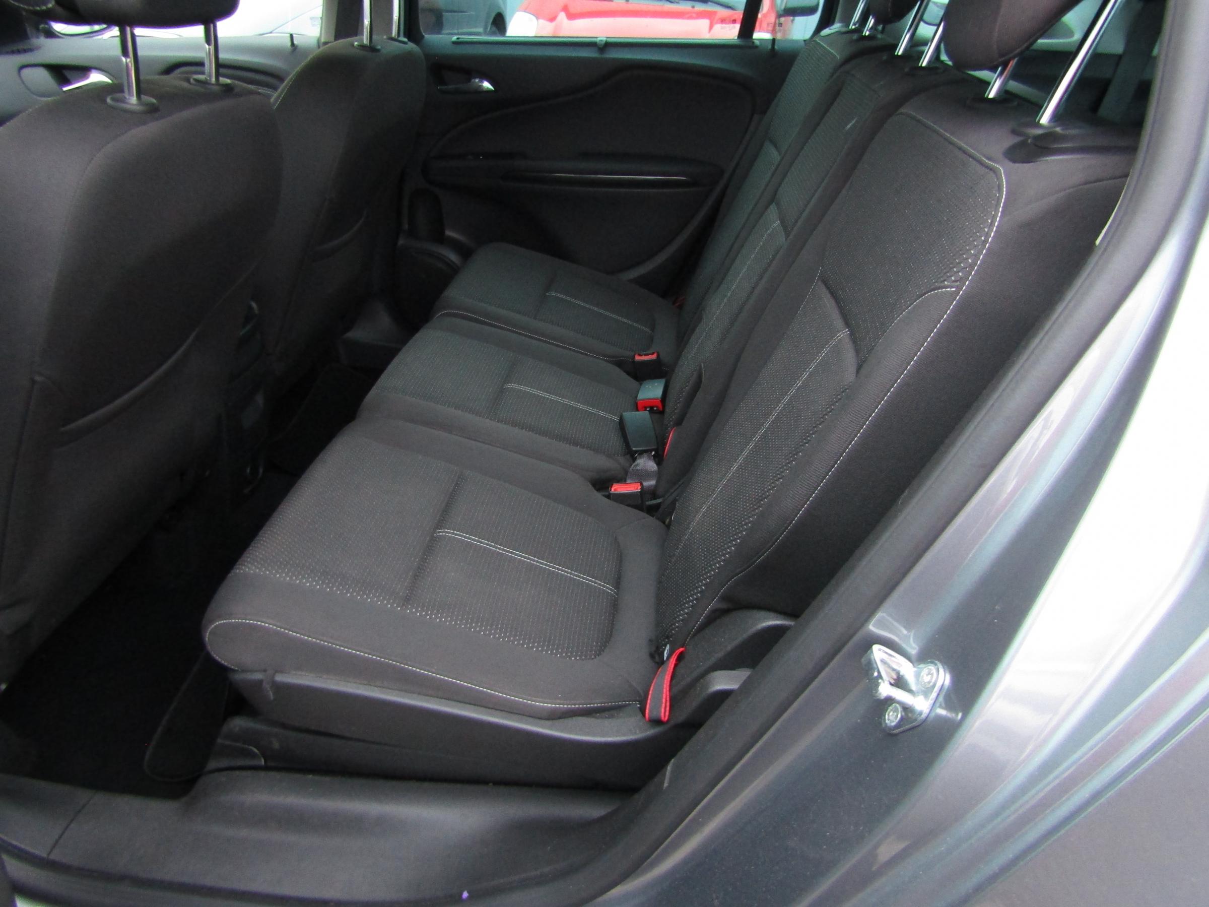 Opel Zafira, 2019 - pohled č. 10