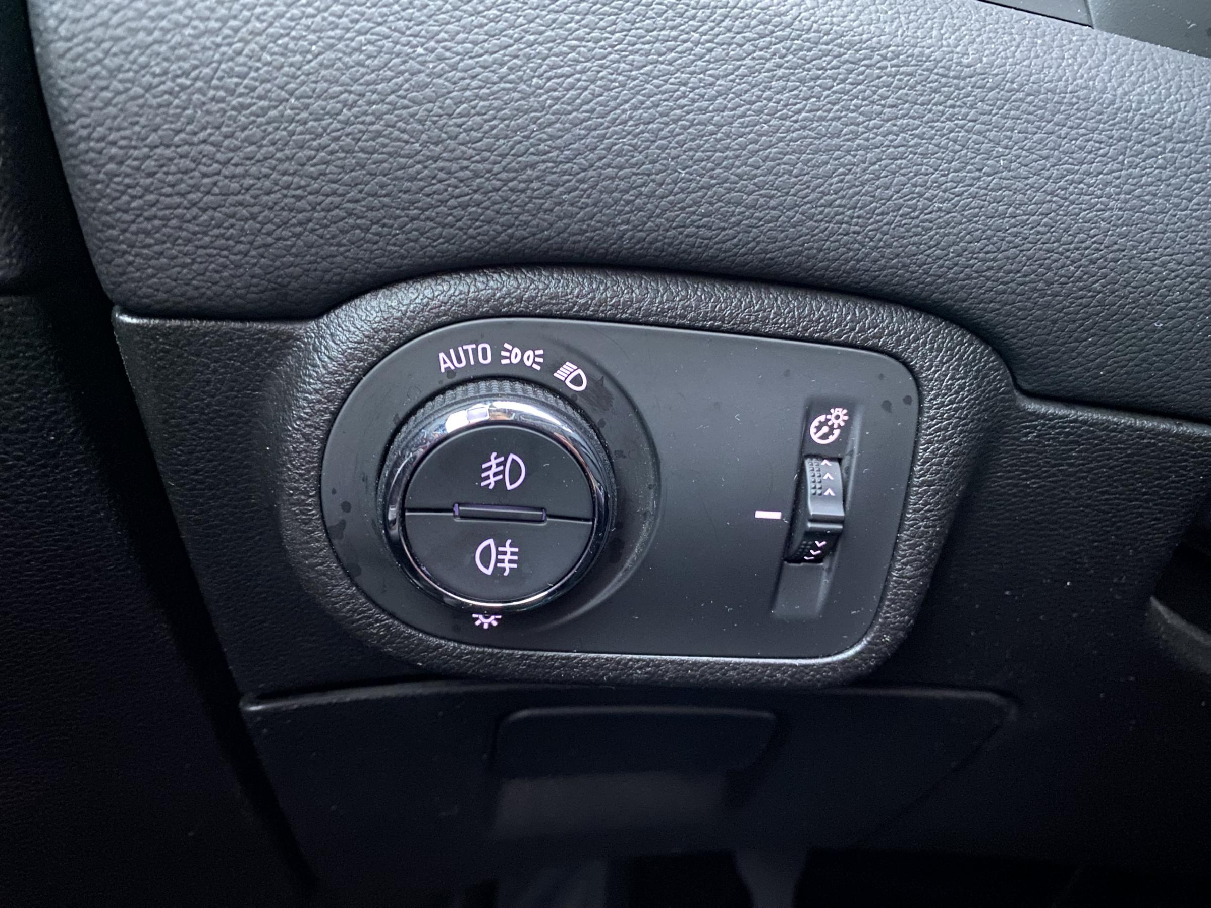 Opel Zafira, 2019 - pohled č. 12