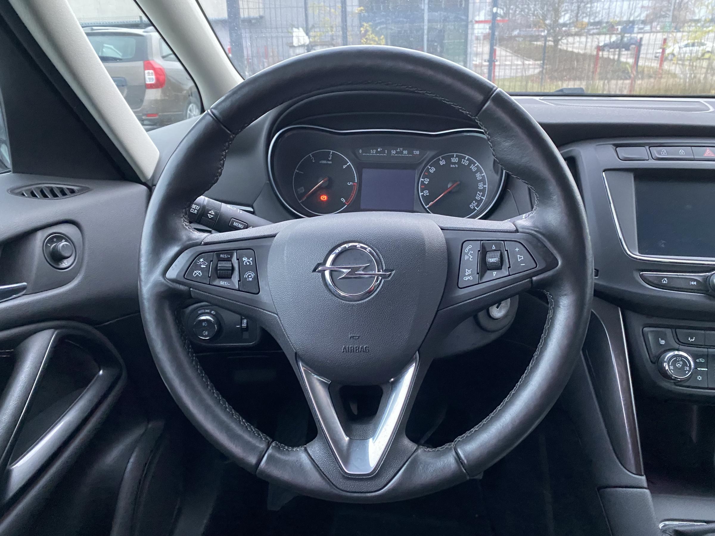 Opel Zafira, 2019 - pohled č. 13