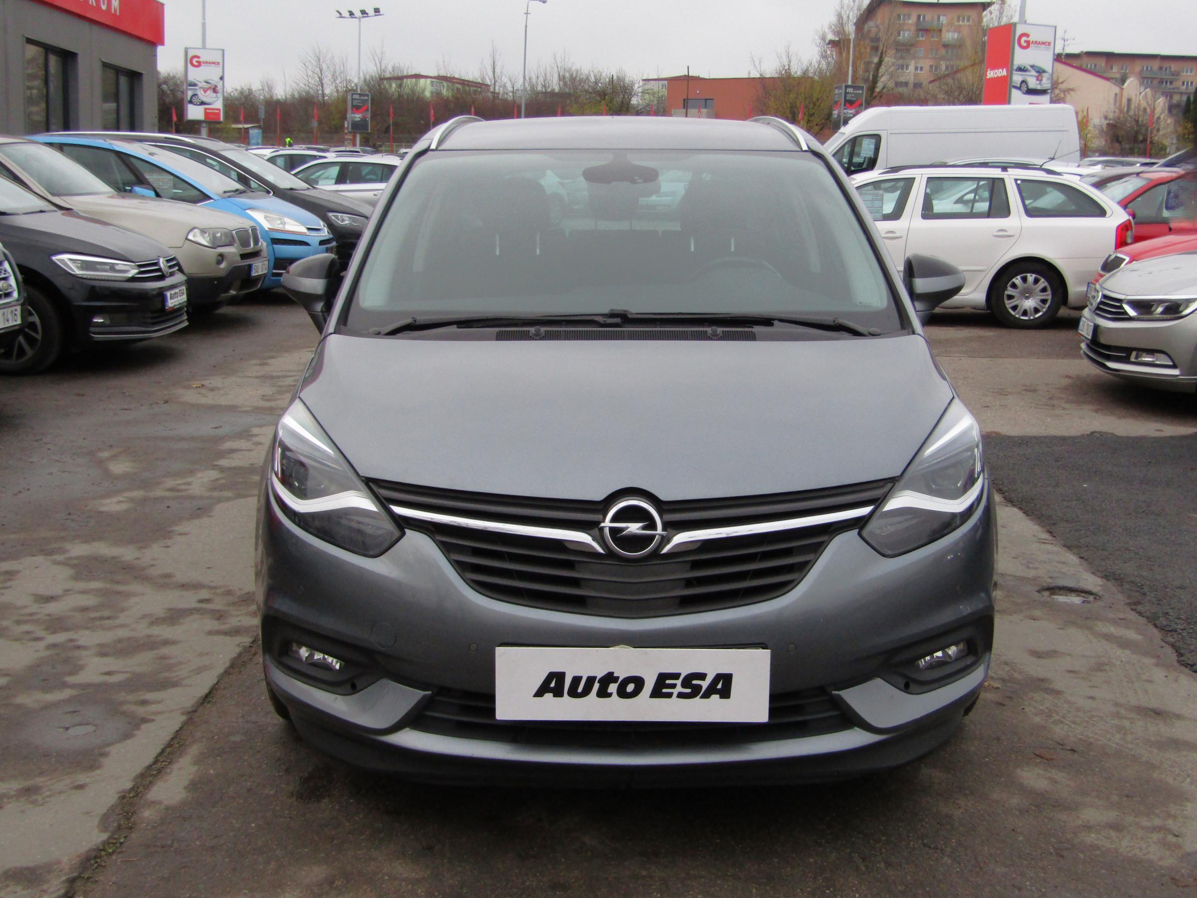 Opel Zafira, 2019 - pohled č. 2