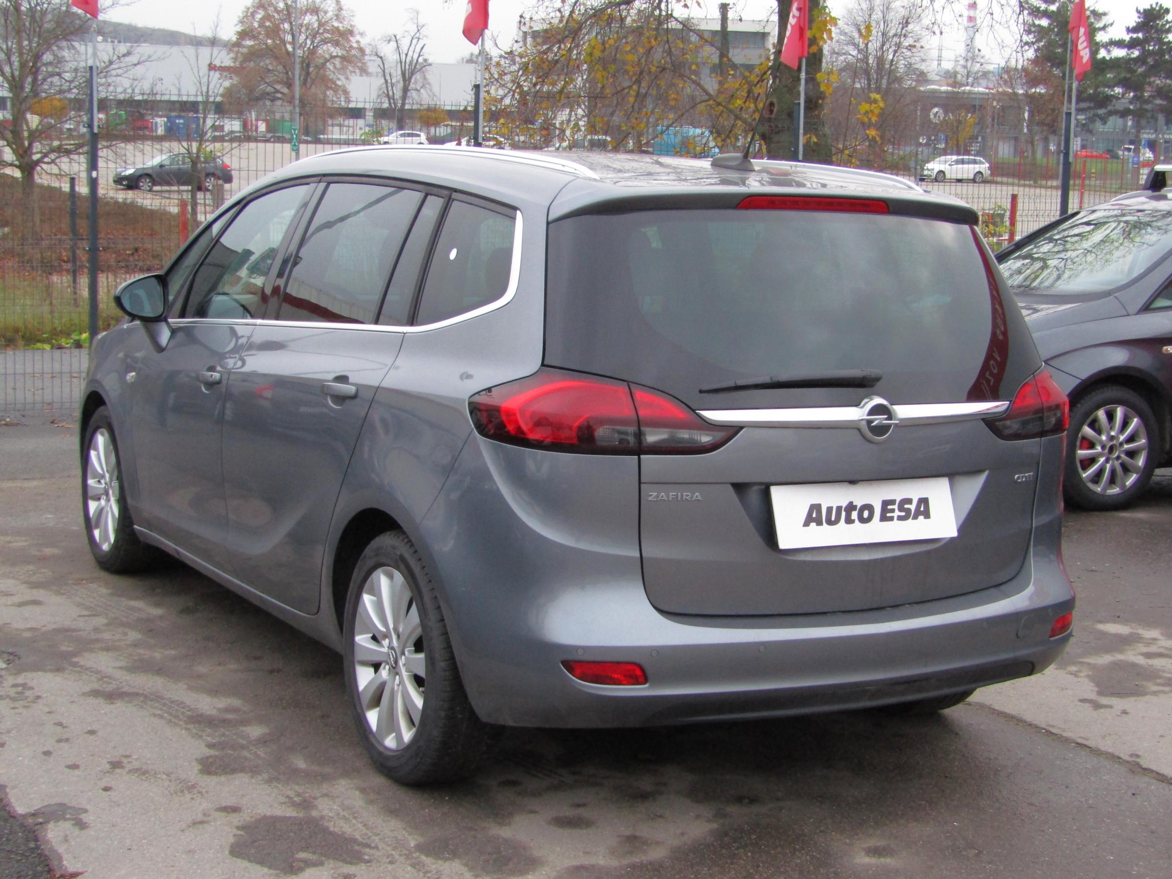 Opel Zafira, 2019 - pohled č. 6