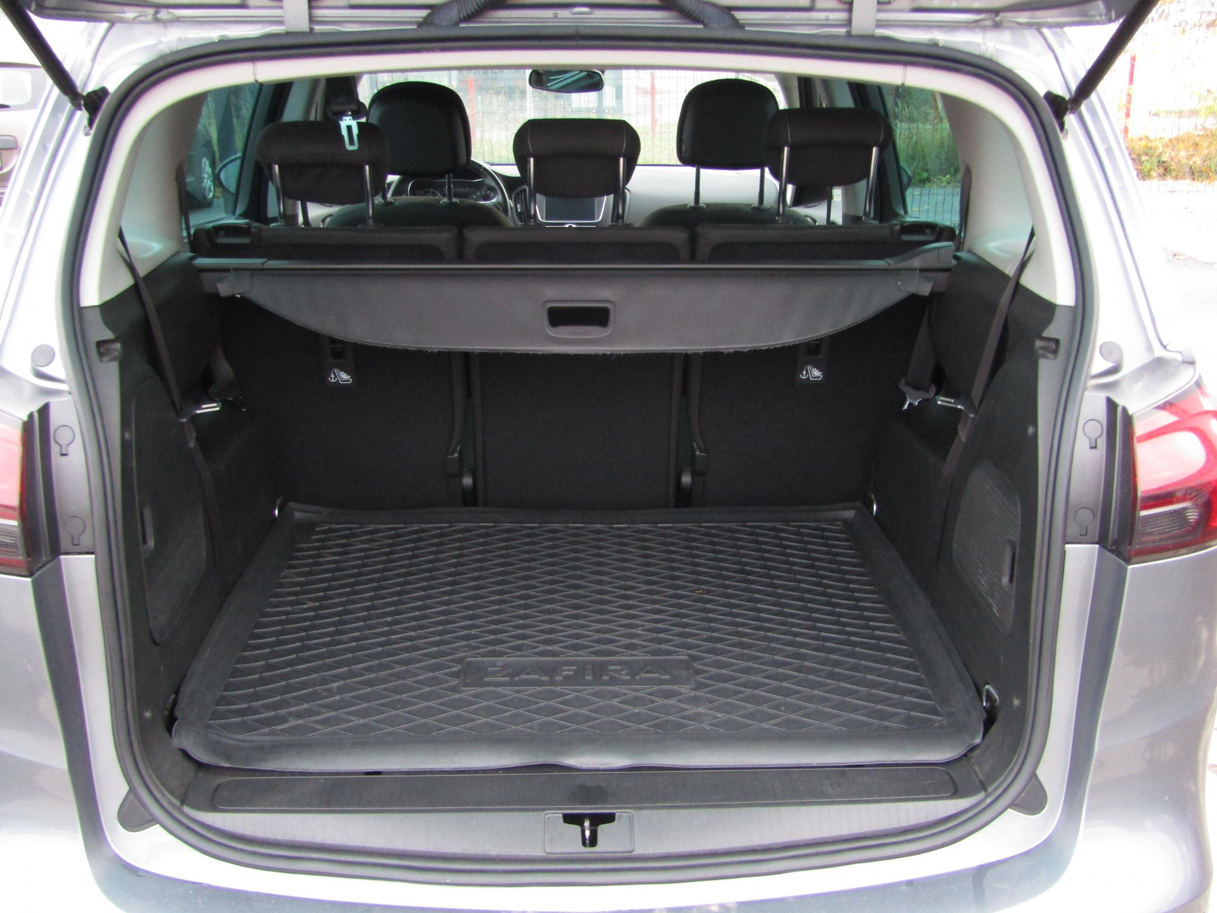 Opel Zafira, 2019 - pohled č. 7