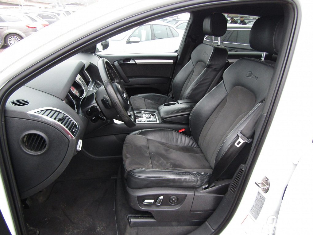 Audi Q7 3.0TDi  Quattro