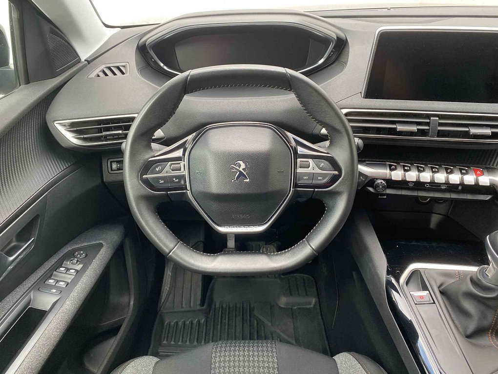 Peugeot 5008 1.2 PT 