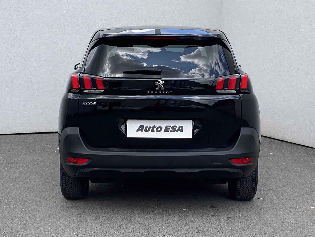 Peugeot 5008 1.2 PT 