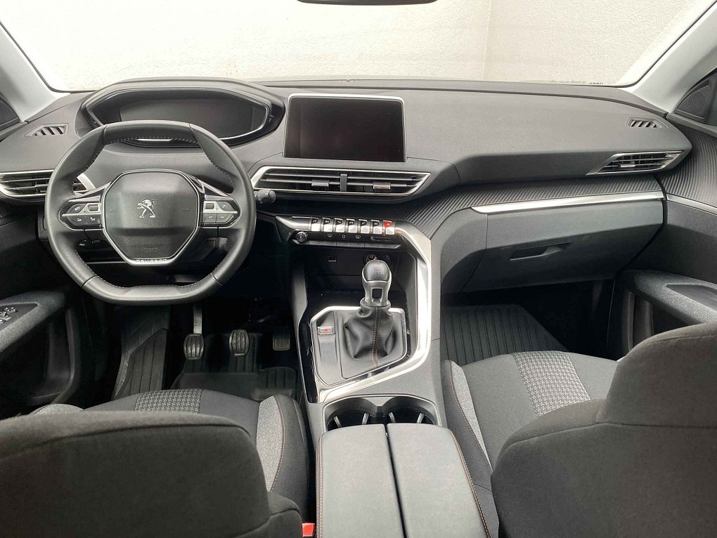 Peugeot 5008 1.2 PT 