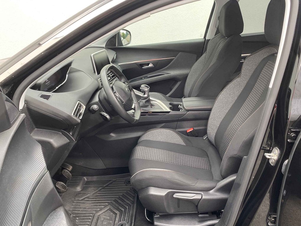 Peugeot 5008 1.2 PT 