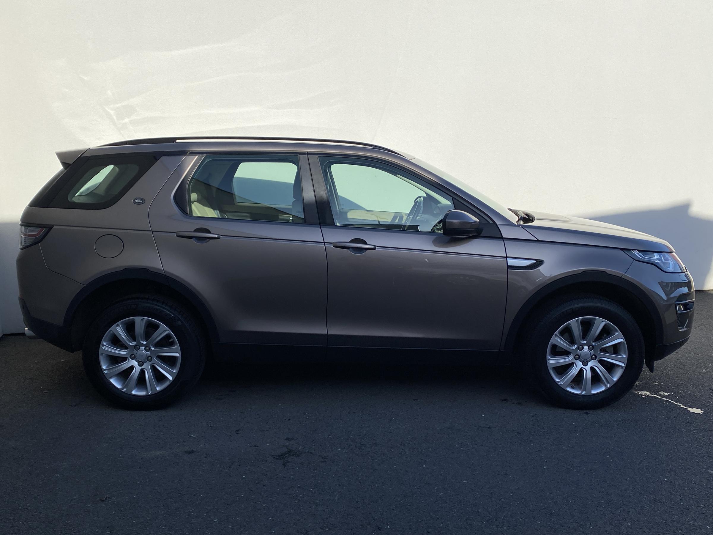 Land Rover Discovery Sport, 2015 - pohled č. 4