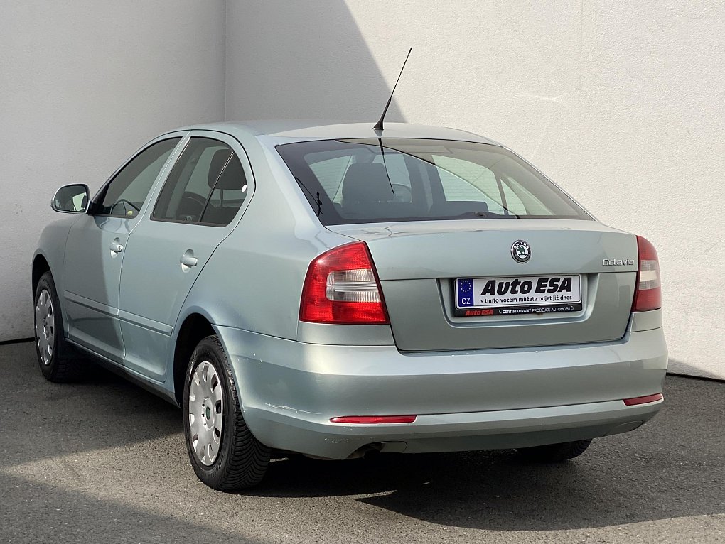 Škoda Octavia II 1.6i Ambiente